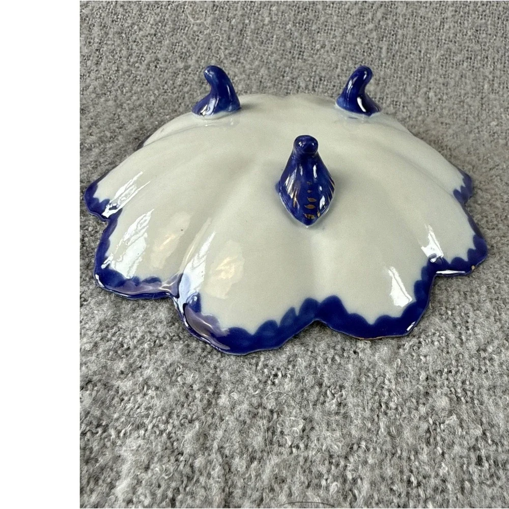 Grandmas Vintage Footed‎ Floral Bowl 7.5